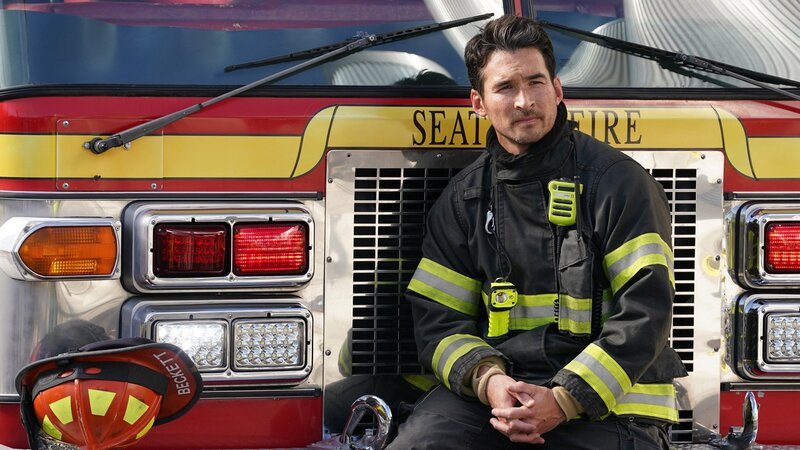 Station 19 Staffel 6 Folge 5 Gerät zwischen die Fronten: Jay Hayden als Travis Montgomery – Bild: SRF/​Motion Picture/​ABC Signature