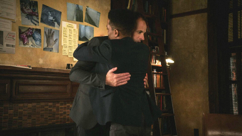 Marcus Bell (Jon Michael Hill, l.); Sherlock Holmes (Jonny Lee Miller, r.) – Bild: CBS Broadcasting, Inc.