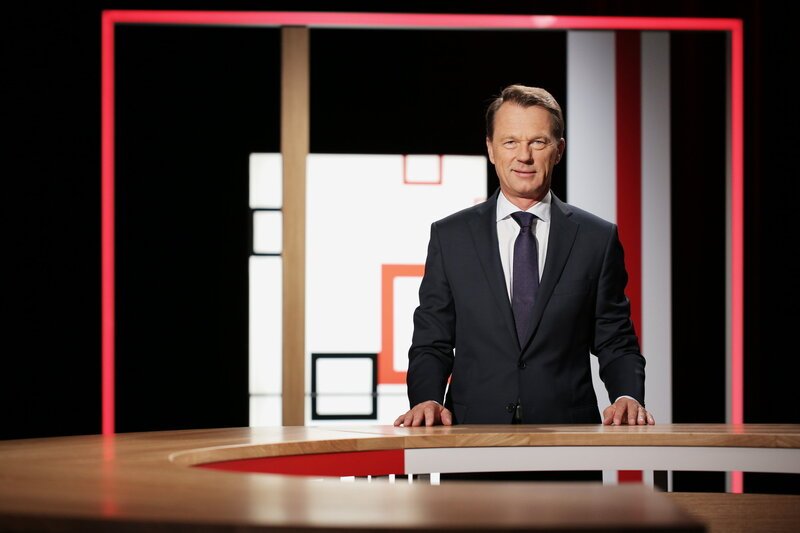 Moderator Dirk Schütz – Bild: SRF1