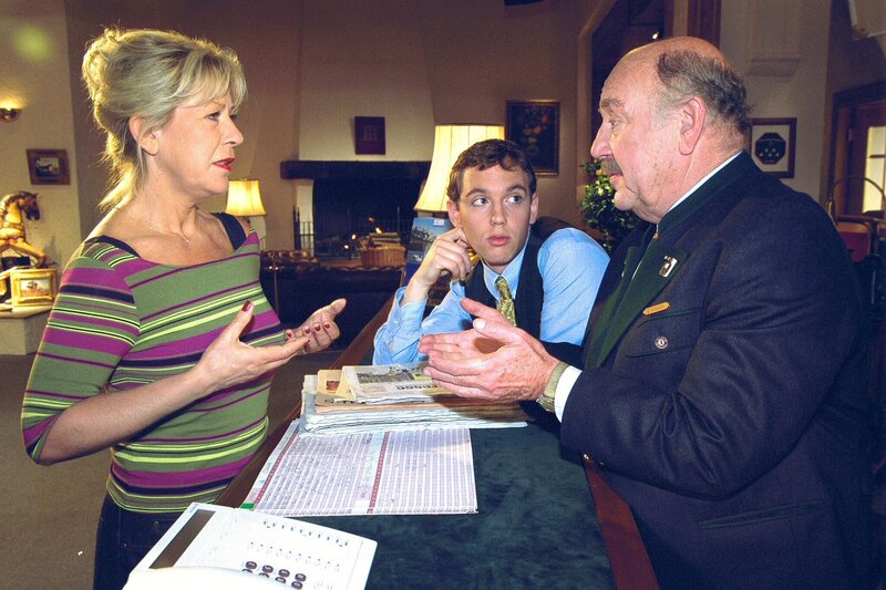 (v.li.): Barbara Ahren (Ilse Liebig), Andreas Ban (Lukas), Hans Kraemmer (Josef Schimek). – Bild: ORF/​Hubert Mican