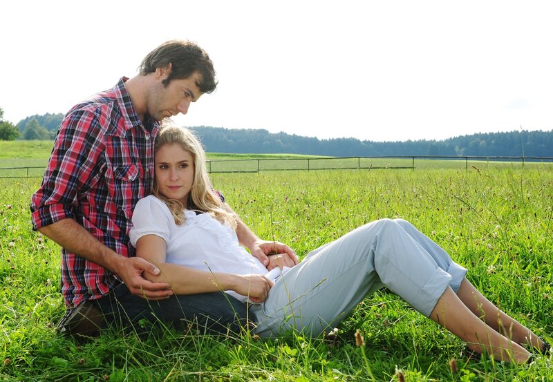 ARD STURM DER LIEBE FOLGE 1395, am Freitag um 15:10 Uhr im ERSTEN. Jacob (Andreas Thiele, l.) möchte nicht, dass Debbie (Lea Marlen Woitack, r.) für ihn ihr geliebtes Architektur-Studium aufgibt. – Bild: ARD/​Ann Paur