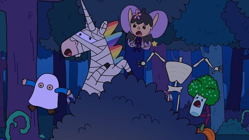 Es ist Gruselween im Magic Forest. Herbert, Blümchen, Twinkle und Tupfen sind auf Mission in ein Kürbisfeld, in dem es spuken soll, geschickt worden. Dort entdecken sie ein kopfloses Skelett. – Bild: ZDF/​Tiger Aspect Kids & Family Limited, Movimenti Production, Zodiak Kids & Family France and Monello Productions