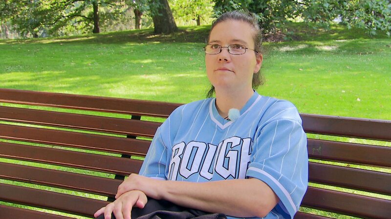 Bei Sabrina und Mario wiederum fliegen die Fetzen, weil ihr Ex anscheinend immer noch bei ihr wohnt. – Bild: RTL Zwei