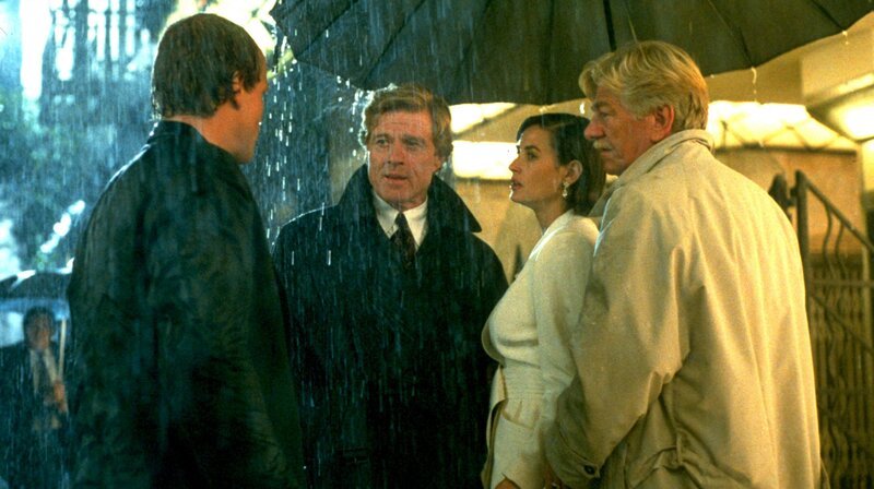 John Gage (Robert Redford, 2. v. li.) stellt sich zwischen Diana (Demi Moore) und David (Woody Harrelson, li.). – Bild: HR/Degeto/Paramount Pictures John Gage (Robert Redford, 2. v. li.) stellt sich zwischen Diana (Demi Moore) und David (Woody Harrelson, li.). – Bild: HR/Degeto/Paramount Pictures