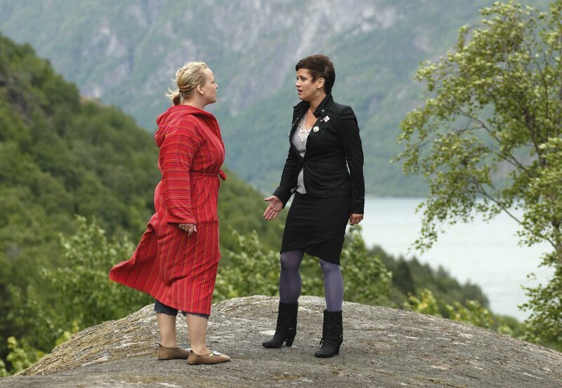 Zwischen Kristin (Floriane Daniel, li.) und Marit (Muriel Baumeister) gibt es viel Unausgesprochenes. – Bild: „ARD Degeto/​ARD Degeto/​Hardy Spitz“ (S2)