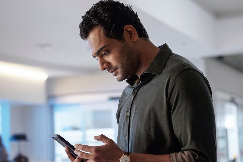 Transplant – Ein besonderer Notarzt Staffel 2 Folge 9 Zwischen zwei Welten: Hamza Haq als Bashir Hamed – Bild: SRF /​ Sphere Media 2020 inc.