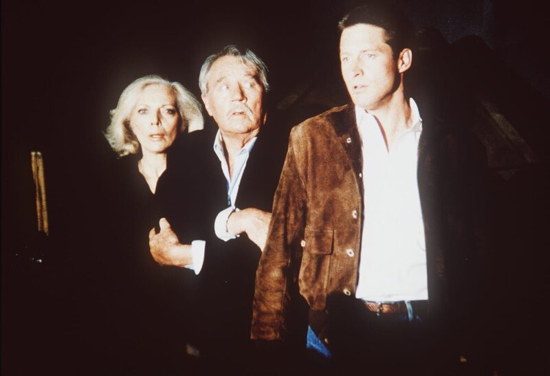 Lee (Bruce Boxleitner, r.), sein Lehrmeister Thornton (Howard Duff, M.) und dessen Geliebte Christina Golitsyn (Barbara Bain, l.) stehen unter großem Druck. Wo ist die Liste mit den russischen Agenten abgeblieben? – Bild: Warner Brothers