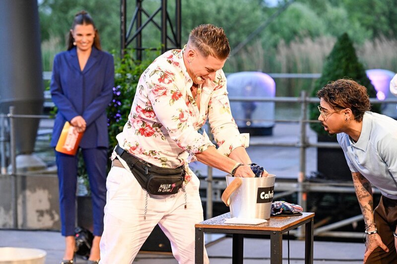 V.l.: Calvin Kleinen, Tony Bauer – Bild: RTL /​ Markus Hertrich /​ Lilly Becker, Calvin Kleinen, Tony Bauer
