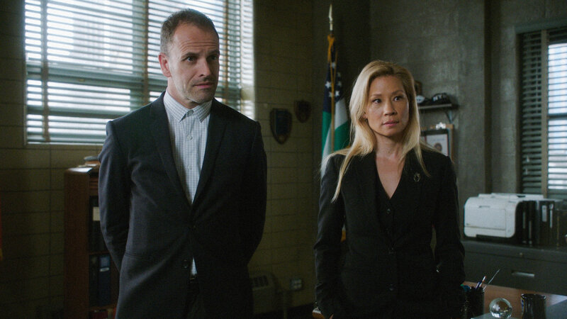 Sherlock Holmes (Jonny Lee Miller, l.); Dr. Joan Watson (Lucy Liu, r.) – Bild: CBS Broadcasting, Inc.