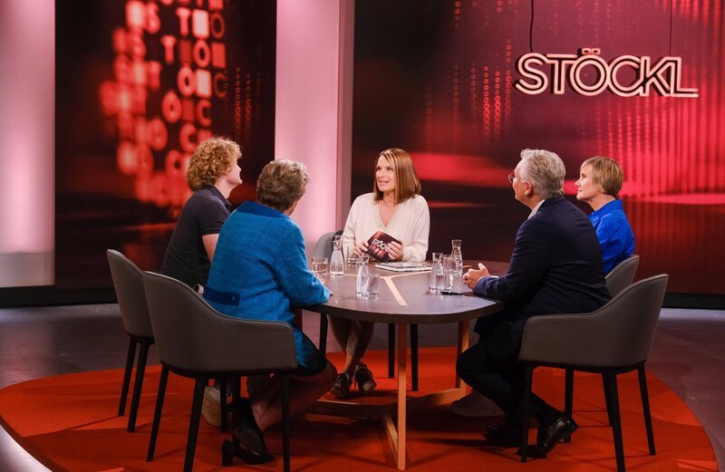 Ursula Stenzel, Paulus Bohl (Dr. Bohl), Barbara Stöckl, Isolde Bornemann, Dieter Bornemann. – Bild: ORF/​Günther Pichlkostner