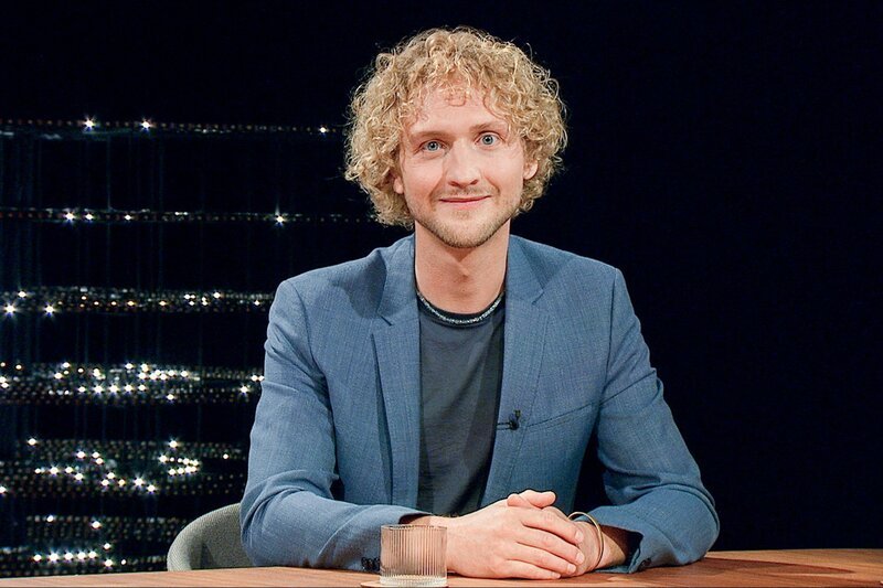 Sternstunde Philosophie Künstliche Intelligenz – Ist der Mensch überflüssig? Christian Uhle, Philosoph und Autor – Bild: SRF