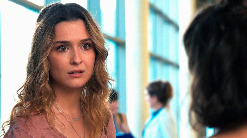 Viktoria hat einen gutgemeinten Rat für Rebecca. – Bild: ARD/​Saxonia Media