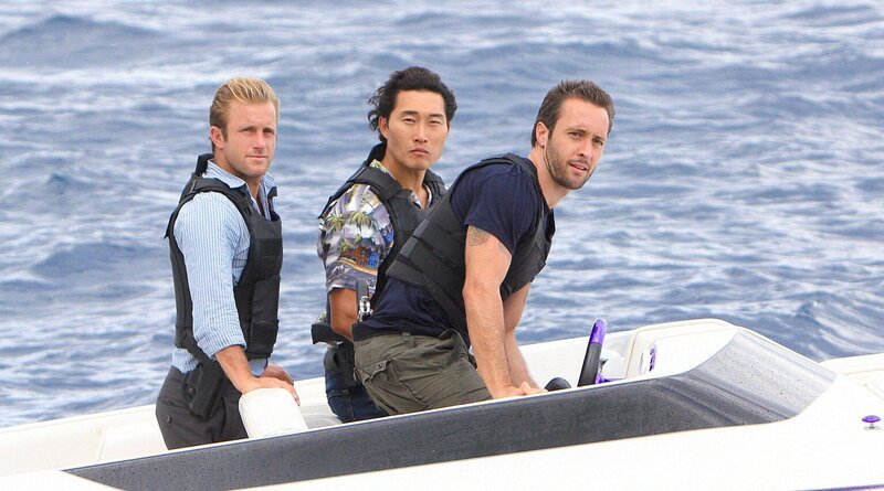 L-R: Danny Williams (Scott Caan), Chin Ho Kelly (Daniel Dae Kim) and Steve McGarrett (Alex O’Loughlin) – Bild: MARIO PEREZ /​ CBS ENTERTAINMENT /​ CBS Broadcasting Inc. All Rights Reserved.