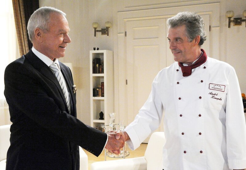 ARD STURM DER LIEBE FOLGE 1388, am Mittwoch um 15:10 Uhr im ERSTEN. André (Joachim Lätsch, r.) verlangt von Werner (Dirk Galuba, l.) den Direktorenposten. – Bild: ARD/​Ann Paur