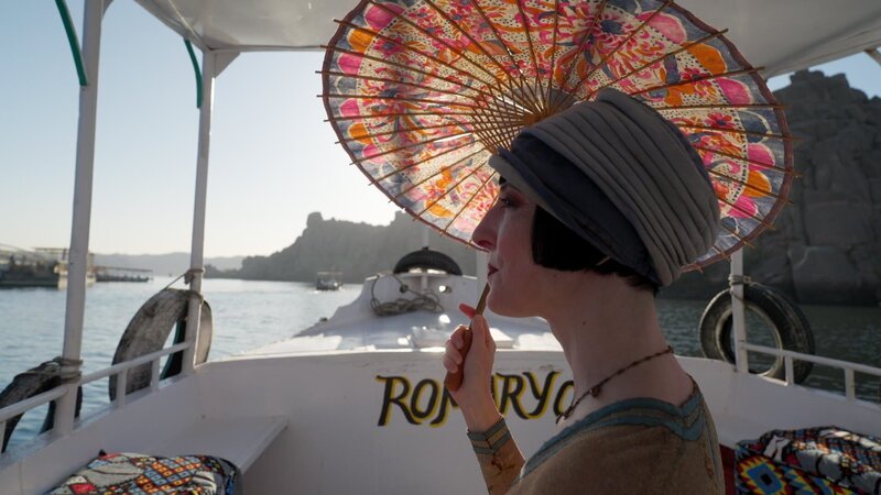 Die Ägyptologin Colleen Darnell auf dem Schiff. – Bild: Windfall Films/​Aman Mistry