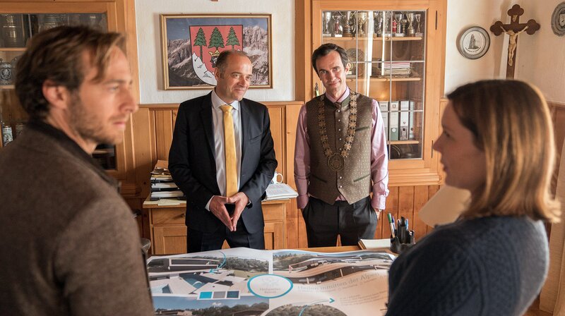 Eine Almhütte für zwei – Bild: ARD Degeto/​Marc Reimann