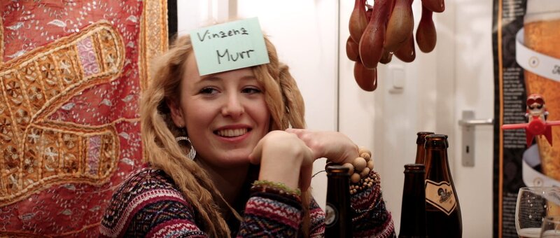 Austreten – Bild: Schmidbauer-Film