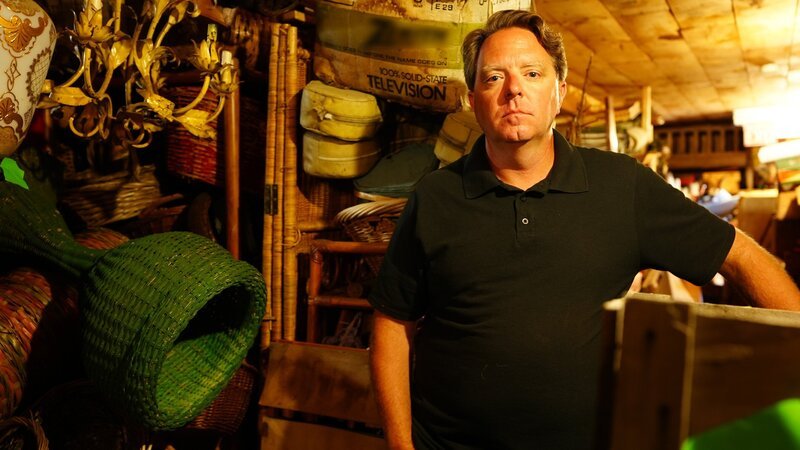 Matt Paxton in a client’s hoard – Bild: Warner Bros. Discovery, Inc. or its subsidiaries and affiliates.