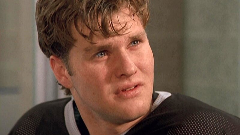 Jeff (Zachery Ty Bryan) glaubt, dass er keine Zukunft hat, wenn er nicht an der Universitaet Harvard studieren kann. – Bild: CBS Studios International
