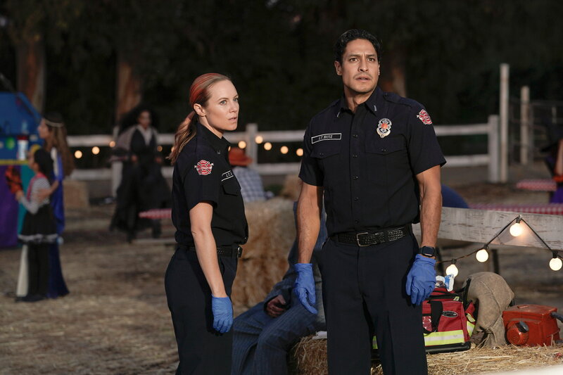 Station 19 – Staffel 6 Folge 4 – Danielle Savre als Maya Bishop, Carlos Miranda als Theo Ruiz – Bild: SRF2