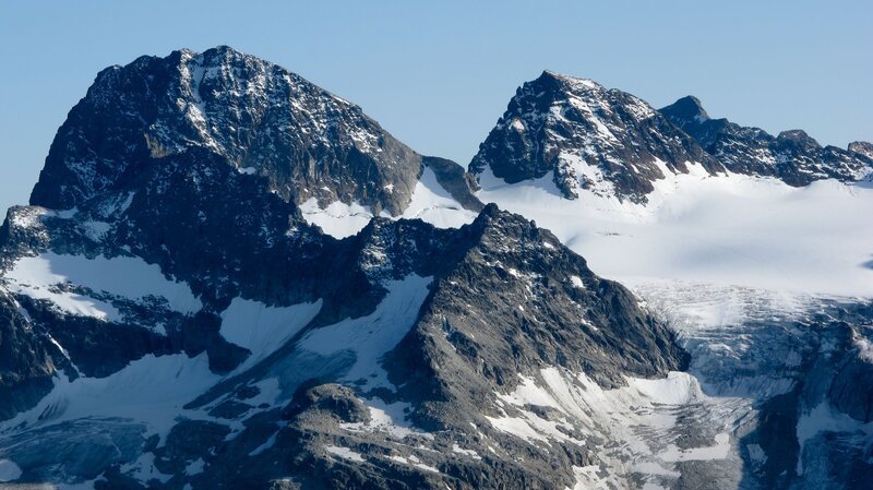 Groß und Kleiner Piz Buin mit Buinlucke. – Bild: 3sat