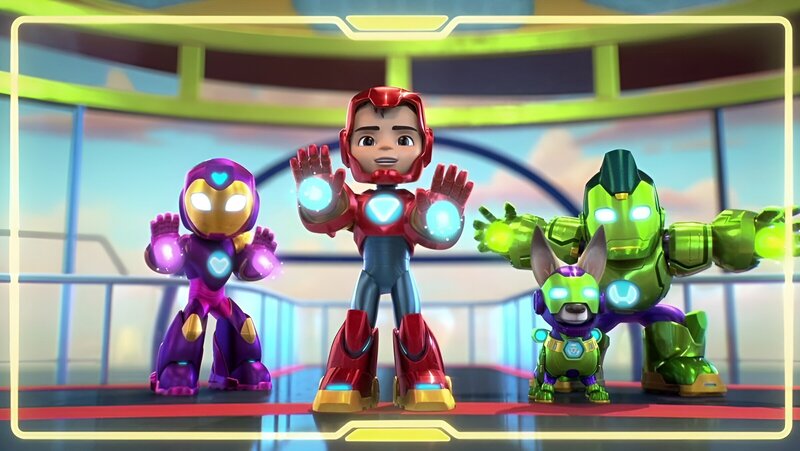 L-R: Ironheart, Ironman und Iron Hulk – Bild: Disney