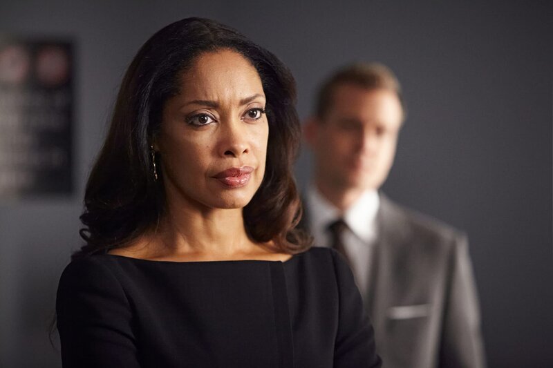 SUITS -- „Endgame“ Episode 308 -- Pictured: (l-r) Jessica Pearson (Gina Torres), Harvey Specter (Gabriel Macht). – Bild: ZDF und USA Network