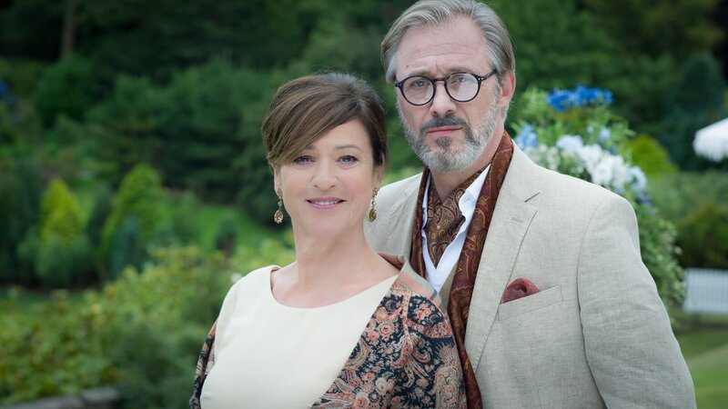 „Rosamunde Pilcher: Schutzengel“ mit Charlotte Schwab und Joseph Lorenz. – Bild: port.hu