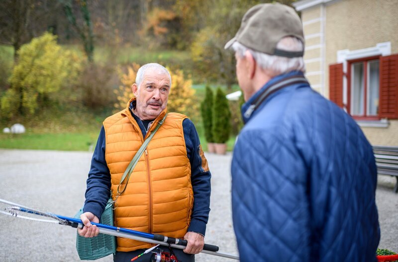 Werners (Dirk Galuba, r.) aufkeimende Hoffnung, dass André (Joachim Lätsch, l.) sich erinnert, wird enttäuscht. – Bild: ARD/​Christof Arnold