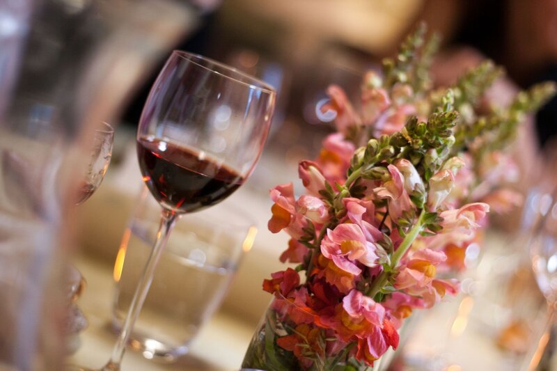 Die Tischdekoration. – Bild: BR/​megaherz gmbh