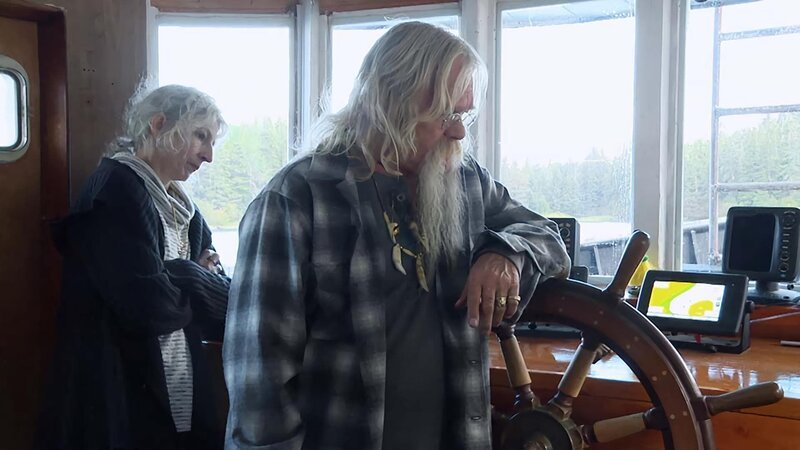 Ami and Billy Brown on the Integrity. – Bild: Discovery Channel /​Discovery Communications