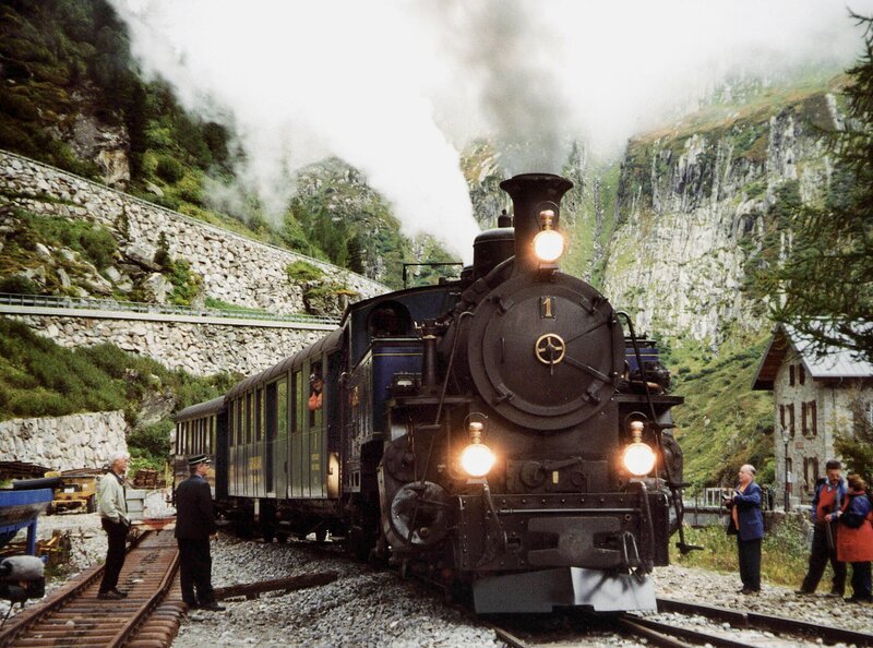 Bahnhof Gletsch-neu erreichtes Etappenziel der Dampfbahn Furka Bergstrecke. – Bild: SWR/​Bansbach