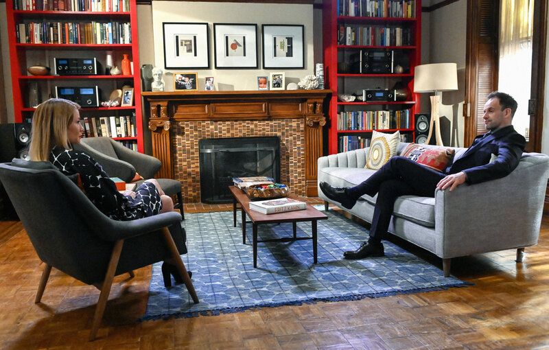 Joan Watson (Lucy Liu, l.); Sherlock Holmes (Jonny Lee Miller, r.) – Bild: CBS Broadcasting, Inc. /​ Jeff Neira