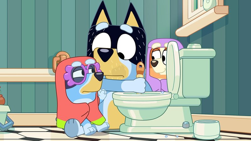 L-R: Bluey, Banvit, Bingo – Bild: Courtesy of Disney+