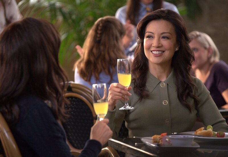 Constance Wu (Jessica Huang), Ming-Na Wen (Elaine). – Bild: ProSiebenSat.1 Media SE