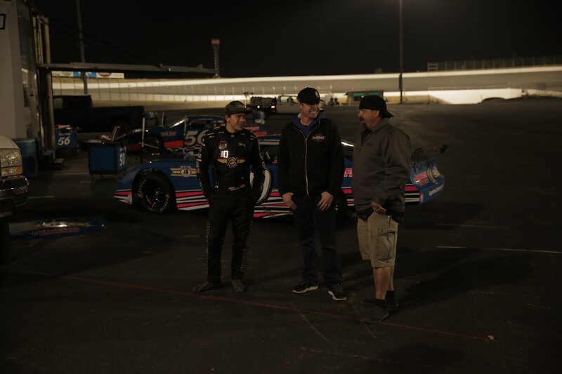 Brad DeBerti, Tim Huddleston of High Point Racing and Doug DeBerti share a moment post race at Kern County Raceway. – Bild: Discovery Channel /​ Discovery Communications