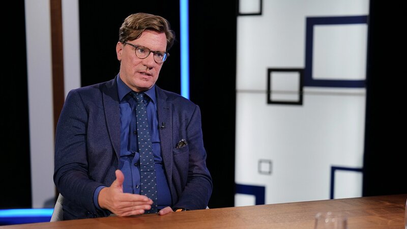 NZZ Standpunkte Ferner Frieden: Der Ukraine-Krieg im Realitätscheck Nico Lange. – Bild: SRF/​PTV