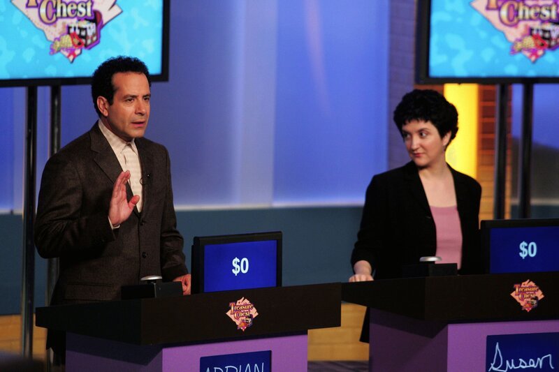 Monk (Tony Shalhoub), Susan, die Bibliothekarin (Lauren Cohn) – Bild: TVN /​ NBC Universal