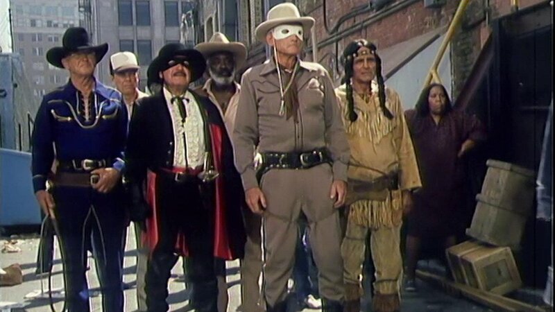  … wenn es dem boesen Nachbarn nicht gefaellt, Morton Clay (John Agar) mit der weiﬂen Maske – Bild: Bibel TV