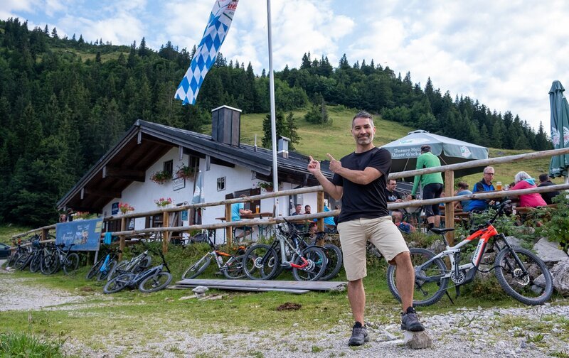 Marcus Fahn auf der Gori Alm. – Bild: David Hulik /​ BR , cutflow GmbH /​ BR /​cutflow GmbH/​David Hulik