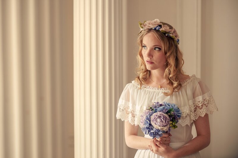 Tamzin Merchant (Joyce Conway). – Bild: ORF/​Tele München/​Des Willie