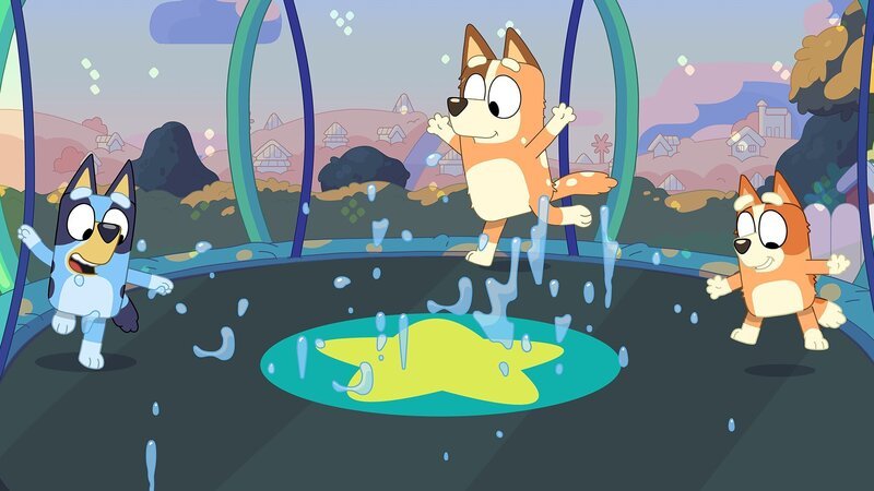 L-R: Bluey, Chilli, Bingo – Bild: The Walt Disney Company Germany