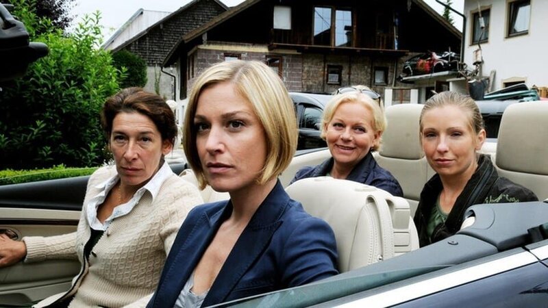 V.l.: Julie (Adele Neuhauser), Pippa (Miriam Stein), Maria (Brigitte Kren), Sabine (Martina Poel) – Bild: Fox International Channels Bulgaria /​ BFCR