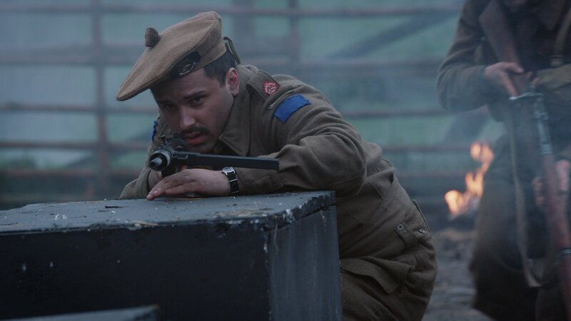 Britisch-Kolumbien, Kanada – REENACTMENT – Major Bruce Mackenzie und die ‚D‘-Kompanie kommen am östlichen Ende des Dammes an, bereit zum Absprung. – Bild: The National Geographic Channel