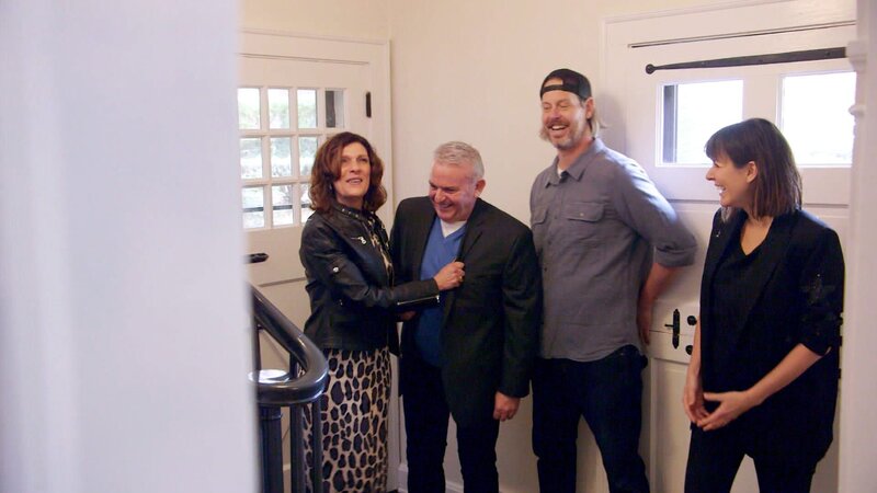 Leanne and Steve redesign an imposing colonial house. – Bild: HGTV