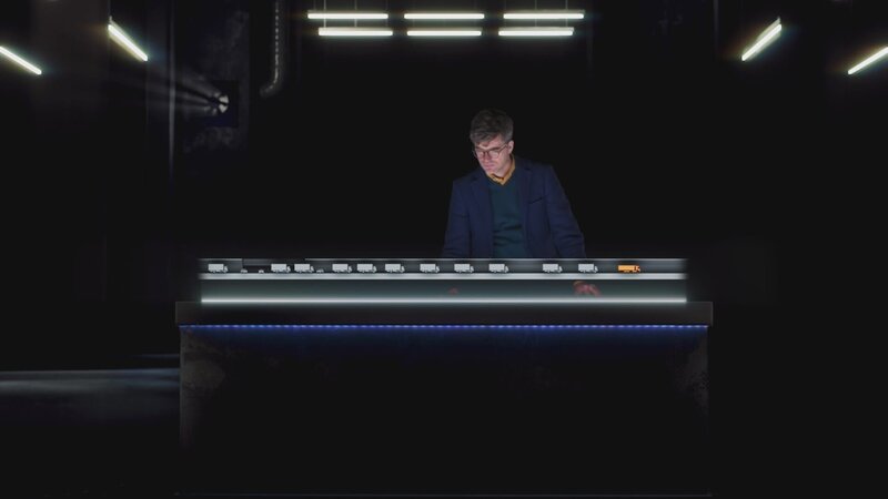 Mindestens 17 Brände gingen im Mont‑Blanc‑Tunnel zuvor glimpflich aus. Dann kam die Feuertragödie von 1999, bei der 39 Menschen ihr Leben verloren. Was unterschied diesen Vorfall von den anderen? Dr. Rory Hadden und seine Kollegen finden es heraus. – Bild: N24 Doku