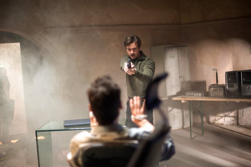 Jamie Treacher (John Mackenzie), Jamie Thomas King (Steven Featherstone). – Bild: ORF