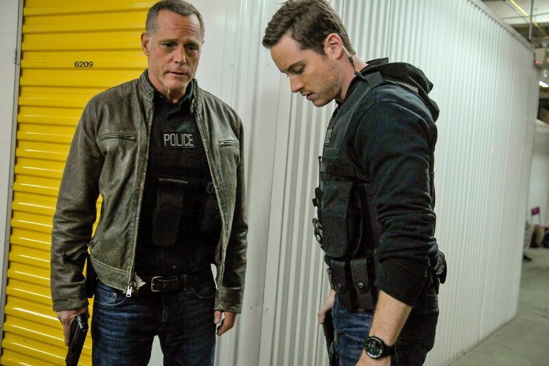 Hank Voight (Jason Beghe, l.), Jay Halstead (Jesse Lee Soffer) – Bild: MG RTL D /​ NBC Universal