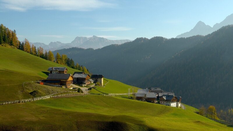 Bergsteigerdorf Lungiarue. – Bild: ORF/Verlagshaus Jöchler Bergsteigerdorf Lungiarue. – Bild: ORF/Verlagshaus Jöchler