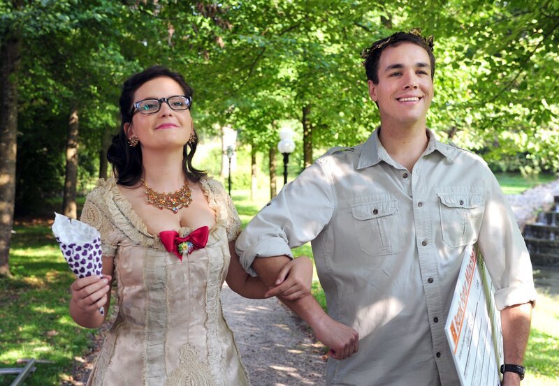 ARD STURM DER LIEBE FOLGE 1405. Xaver (Jan van Weyde, r.) hofft, dass aus ihm und Sibylle (Julia Mitrici, l.) endlich ein Paar wird. – Bild: ARD/​Ann Paur